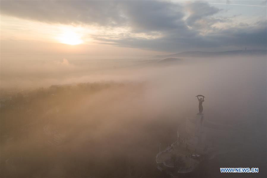 HUNGARY-BUDAPEST-FOG