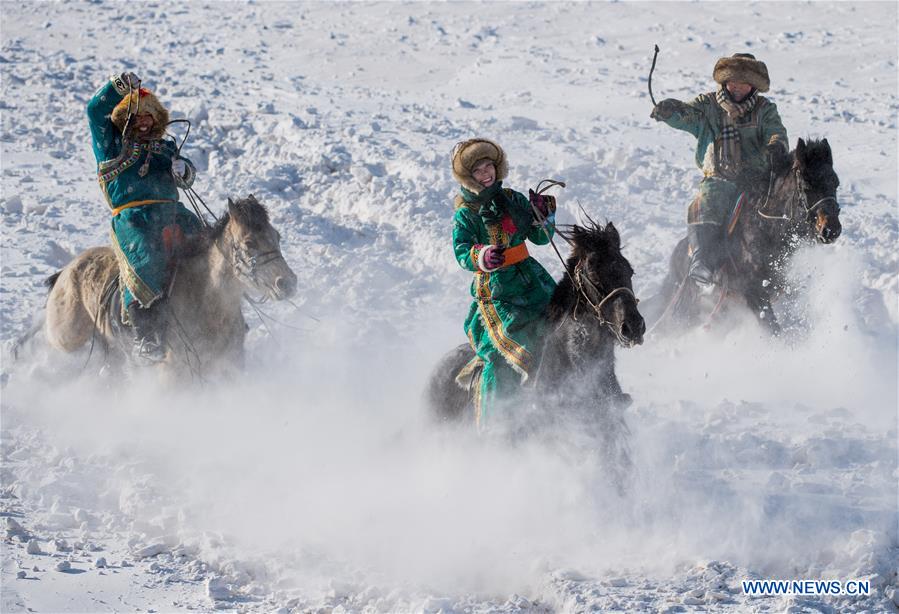 CHINA-INNER MONGOLIA-SNOWFIELD HORSE TAMING (CN)