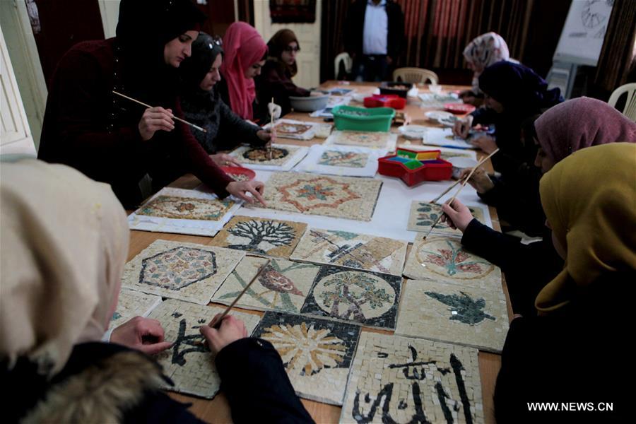 MIDEAST-HEBRON-DEAF GIRLS-MOSAIC