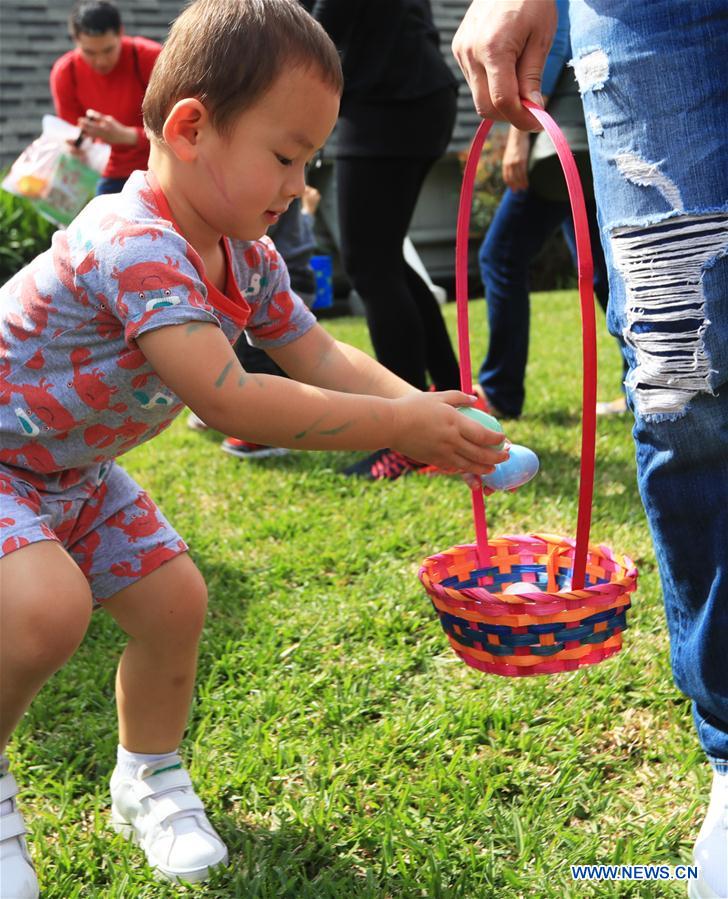 U.S.-LOS ANGELES-EASTER-EGG HUNT