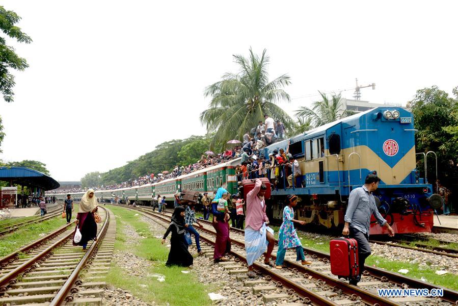 BANGLADESH-DHAKA-EID AL-FITR-TRAVELLERS