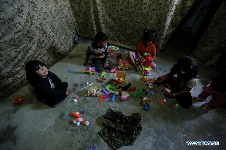 LEBANON-BEKAA VALLEY-BAR ELIAS-SYRIAN REFUGEE CAMP