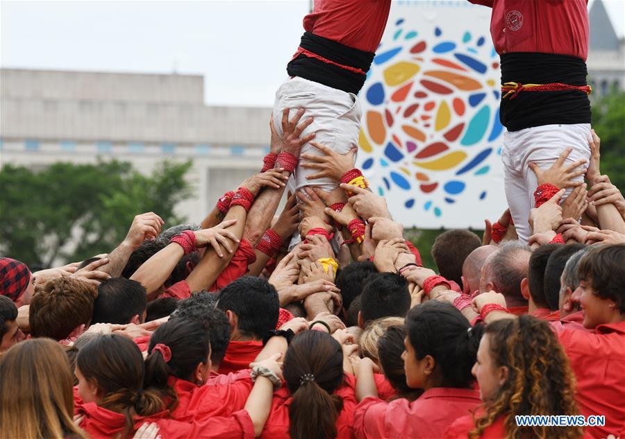 U.S.-WASHINGTON D.C.-FOLKLIFE FESTIVAL-HUMAN TOWERS