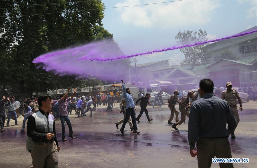 KASHMIR-SRINAGAR-PROTESTERS