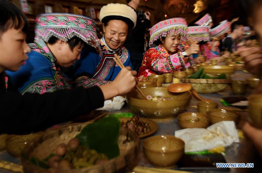 CHINA-SICHUAN-XINGWEN-ETHNIC CULTURE-LONG TABLE BANQUET (CN)