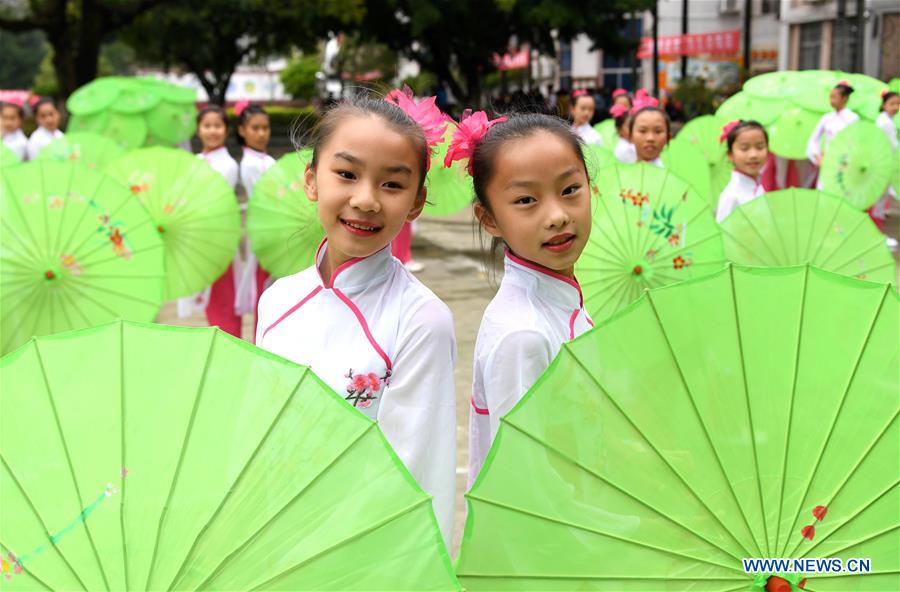 CHINA-GUANGXI-CAMPUS-TRADITIONAL CULTURE (CN)