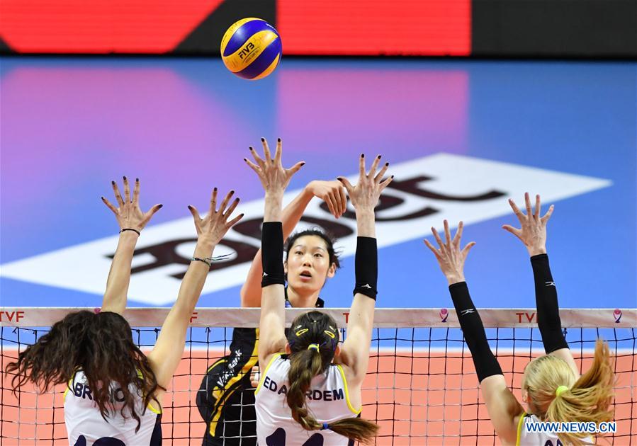 (SP)TURKEY-ISTANBUL-VOLLEYBALL-TURKISH WOMEN LEAGUE-VAKIFBANK VS FENERBAHCE