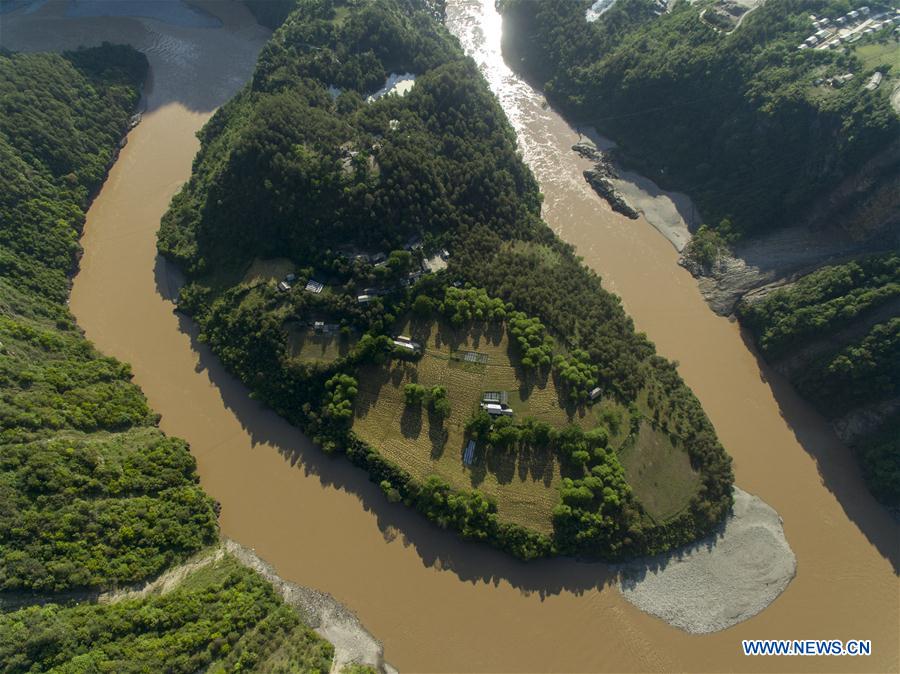 CHINA-YUNNAN-GONGSHAN-NUJIANG RIVER-SCENERY (CN)