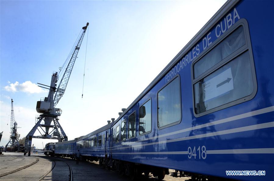 CUBA-HAVANA-CHINESE PASSENGER CARS-HANDOVER