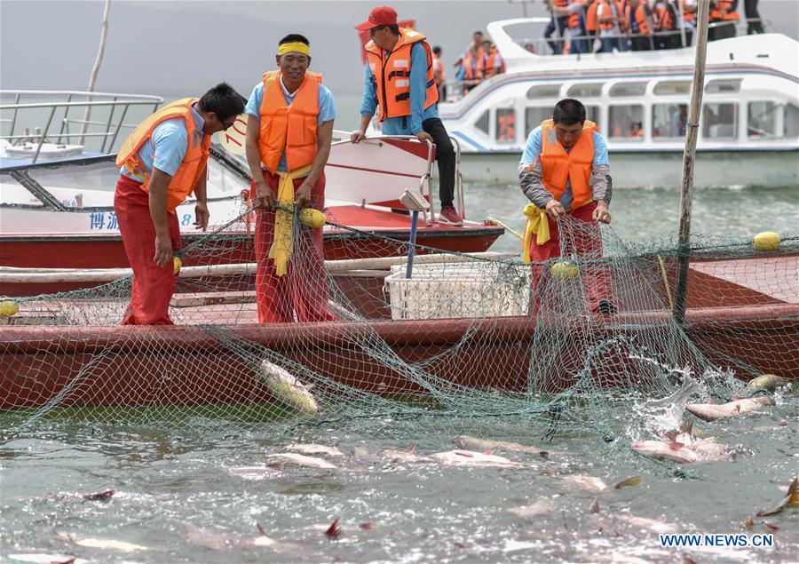 CHINA-XINJIANG-BOSTAN LAKE-FISHING SEASON (CN)