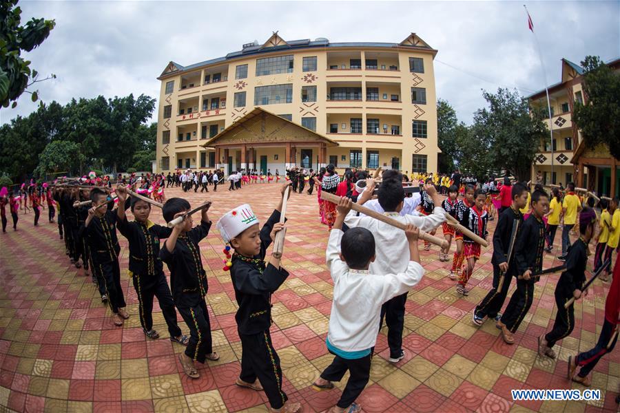 (SP)CHINA-YUNNAN-MANGSHI-MUNAO DANCING