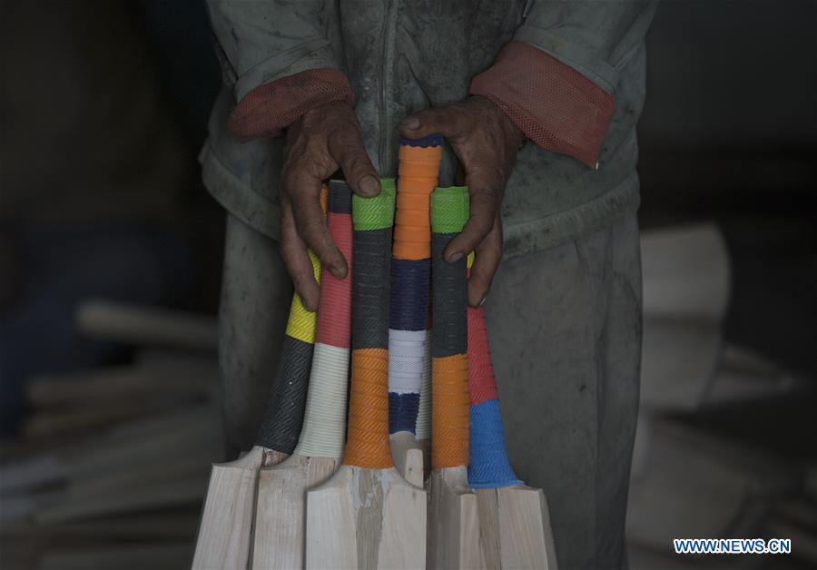 KASHMIR-SRINAGAR-CRICKET BAT INDUSTRY