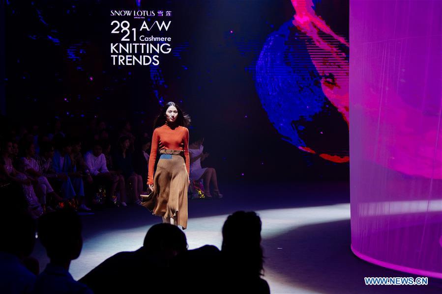 CHINA-BEIJING-FASHION WEEK (CN)