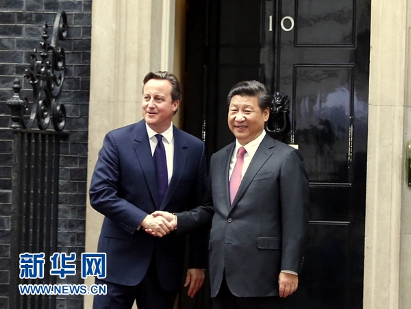 10月21日，国家主席习近平在伦敦唐宁街首相府同英国首相卡梅伦举行会谈。 新华社记者 鞠鹏 摄 